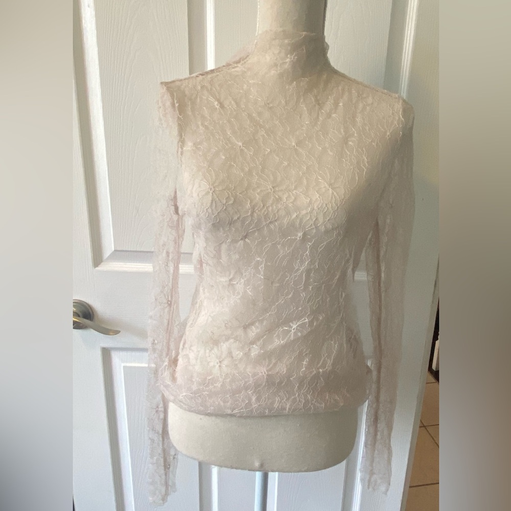 LACE TOP